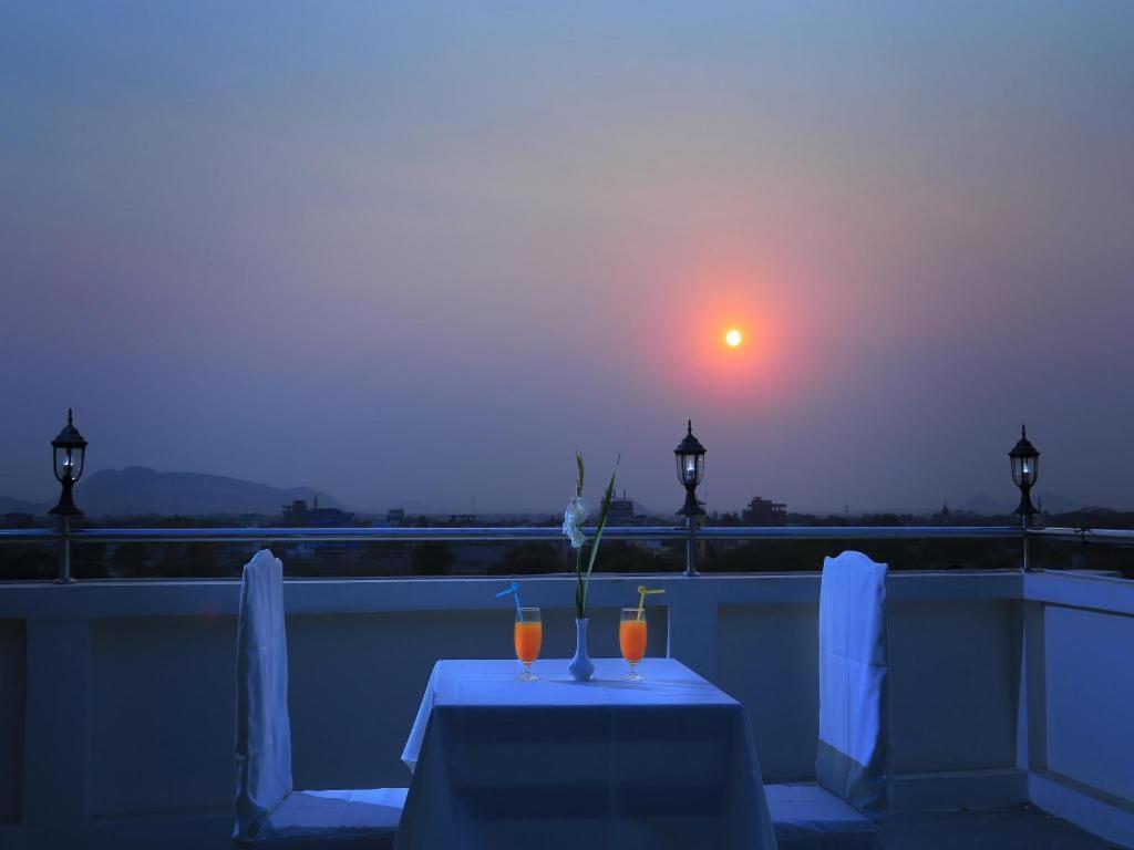 King & Queen Hotel Monywa Eksteriør bilde